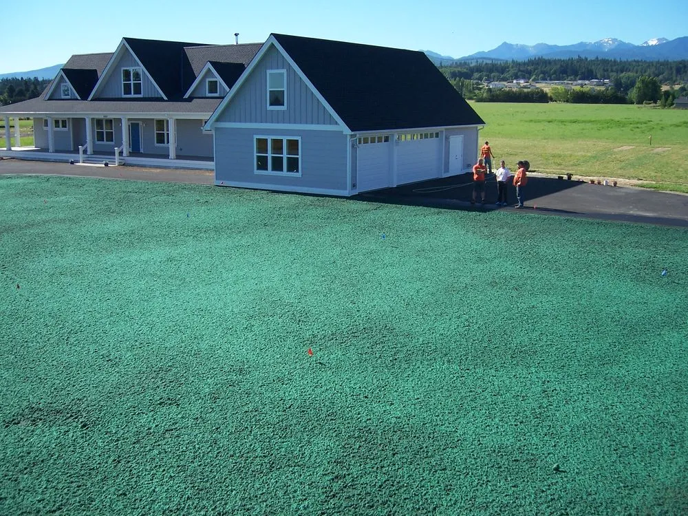 Expert yard cleanup service with custom design in Perrysburg, OH by Perrysburg Landscape