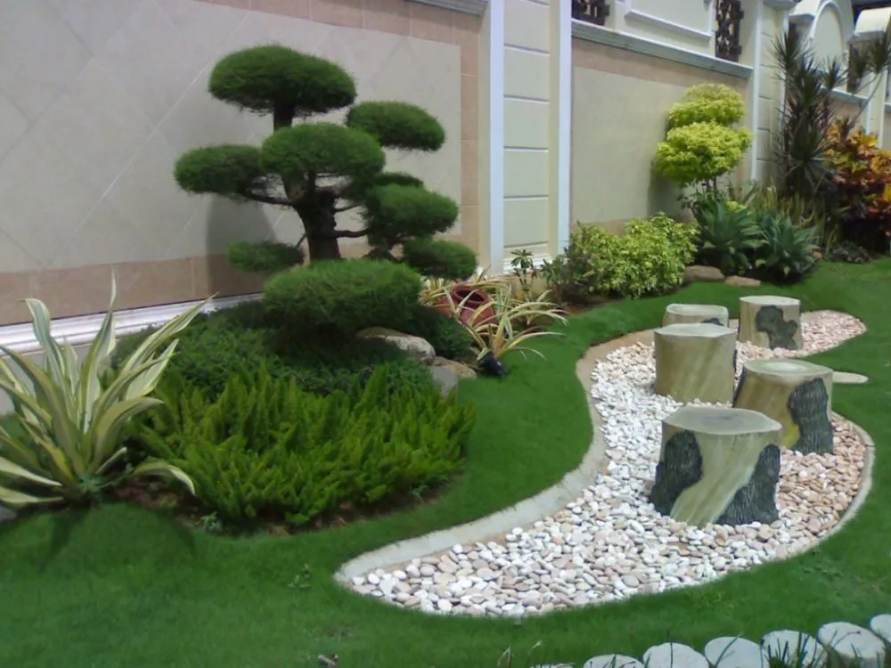 Custom yard maintenance in Witter, AR by Personal Lawn And Yard Services