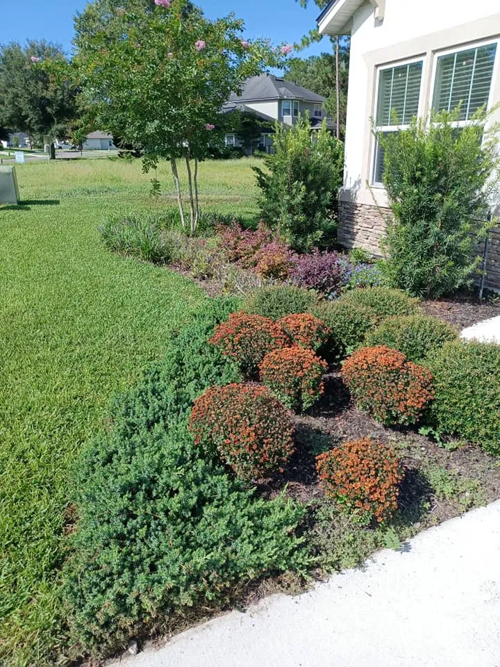 Reliable lawn mowing service experts serving Middleburg, FL - Personal Touch Gardening