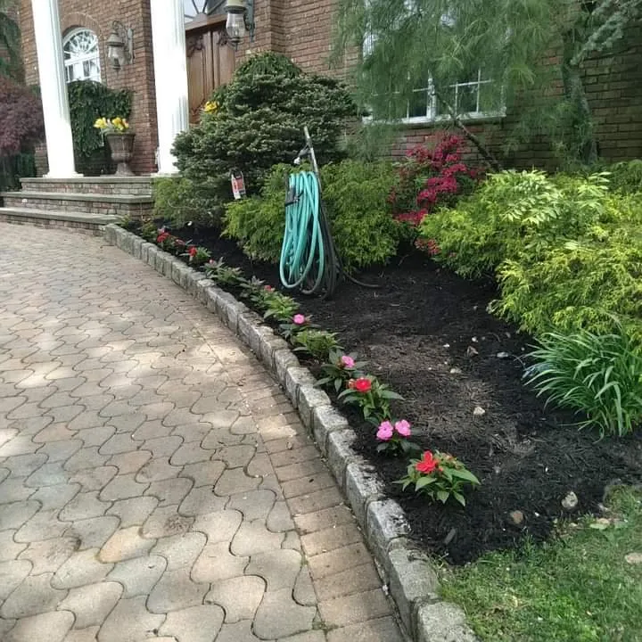 Custom lawn mowing service experts serving Staten Island, NY - Pete Marini Landscaping
