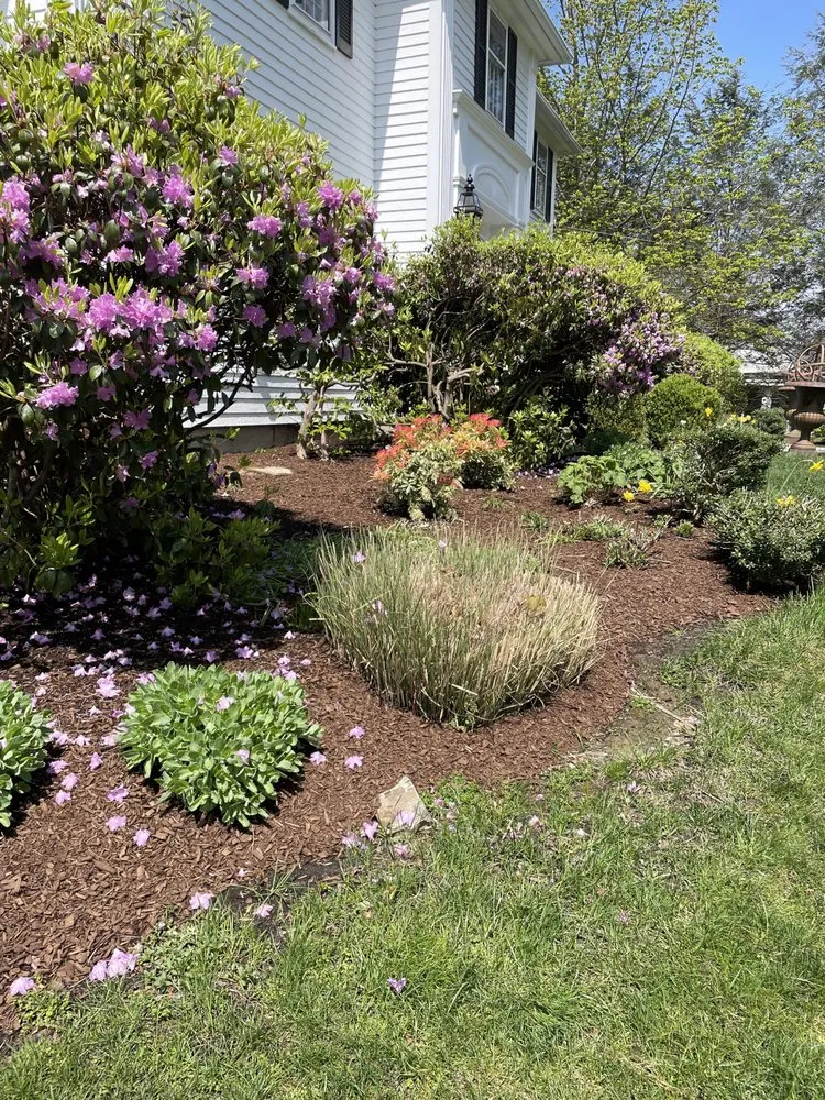 Custom lawn mowing service in North Andover, MA - Peter Breen Bark Mulch