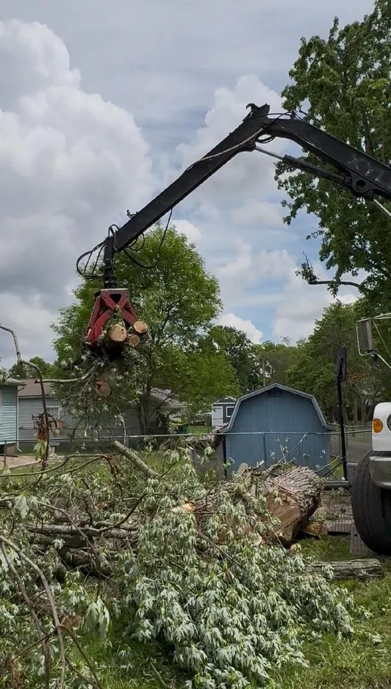 Local garden landscaping experts serving West Jefferson, OH - Peterman Brothers Tree Service