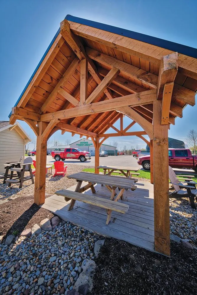 Reliable yard cleanup service for beautiful yards across Medina, OH - Peters Professional Landscaping