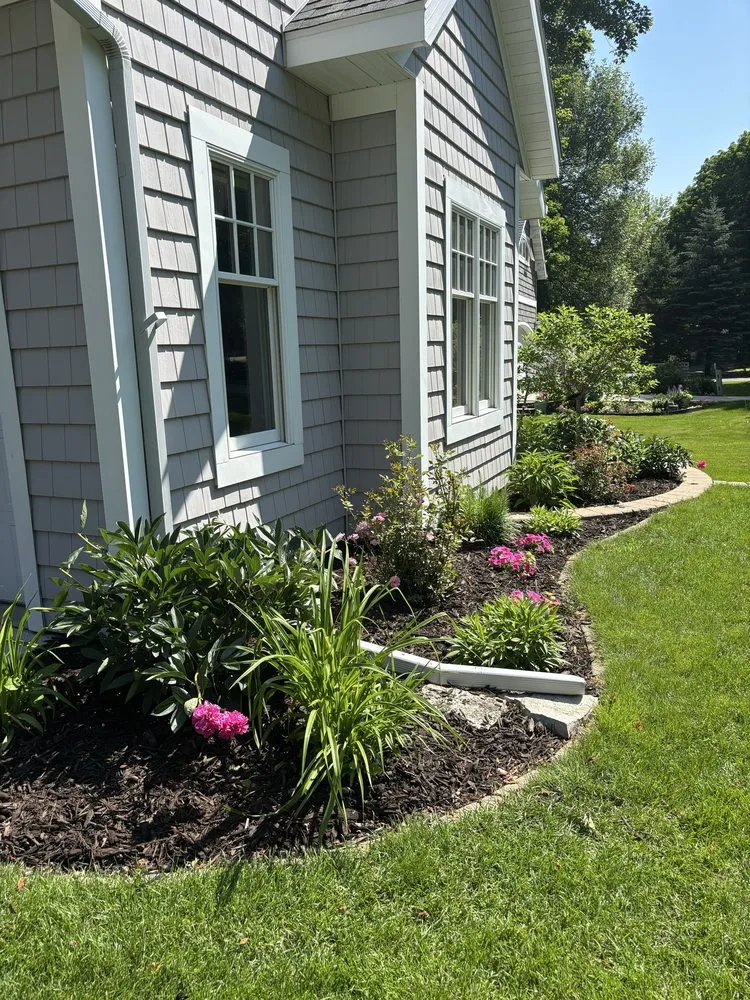 Professional residential landscaping experts serving Detroit Lakes, MN - Peterson Landscaping