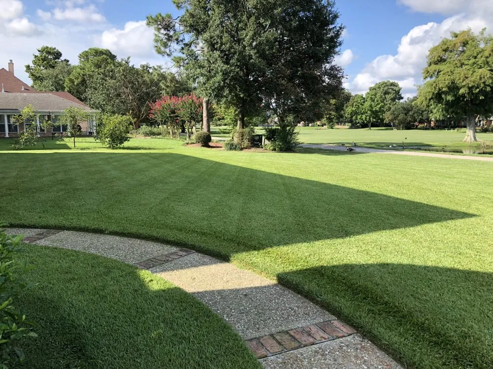 Expert garden landscaping experts serving Avondale, LA - Peterson Lawn Care & Property Maintenance