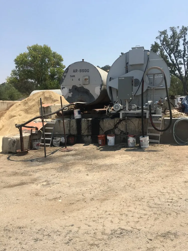Custom yard cleanup service for year-round maintenance in Atascadero, CA by Peterson U-Cart