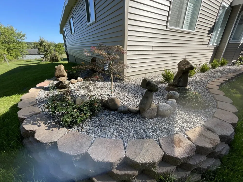 Affordable yard maintenance experts serving Jackson, MI - Peterson’s Landscape Construction