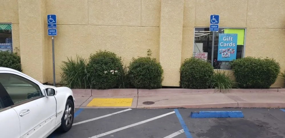 Top-rated lawn mowing service in Lodi, CA - Petey's Demo and Trash Disposal