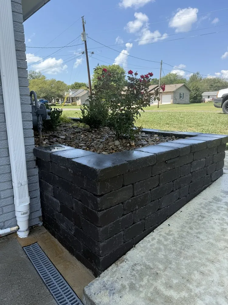 Reliable lawn mowing service in Knoxville, TN - Petey's Landscaping & Lawn