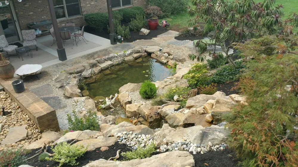 Custom lawn care service experts serving Knoxville, TN - Petey's Landscaping & Lawn