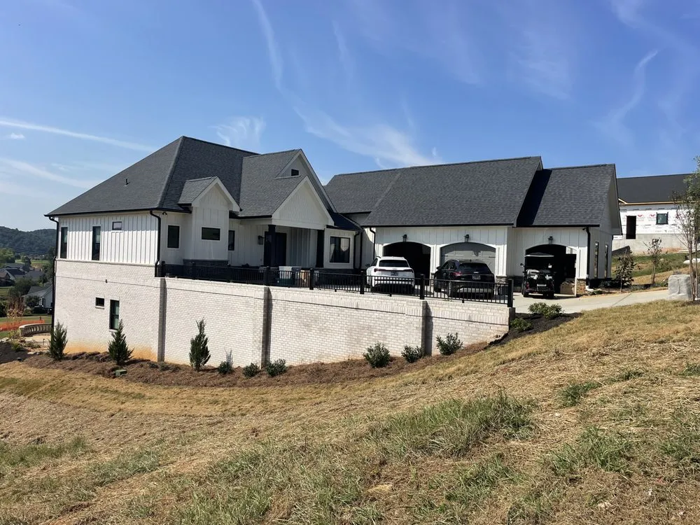 Custom yard cleanup service for beautiful yards in Knoxville, TN by Petey's Landscaping & Lawn