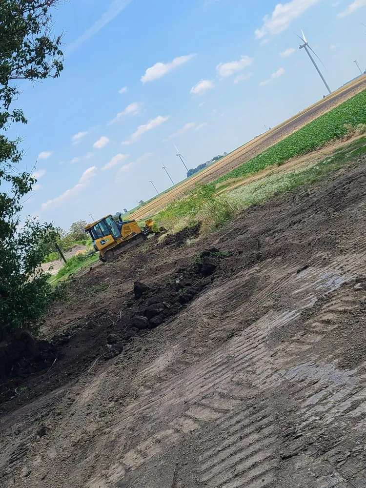 Local lawn care service experts serving Chenoa, IL - Petree Farms Demolition & Excavation