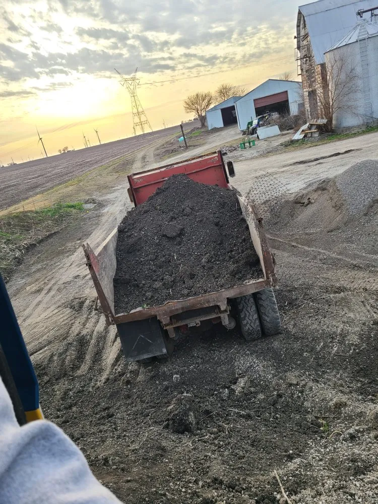 Top-rated residential landscaping for year-round maintenance across Chenoa, IL - Petree Farms Demolition & Excavation