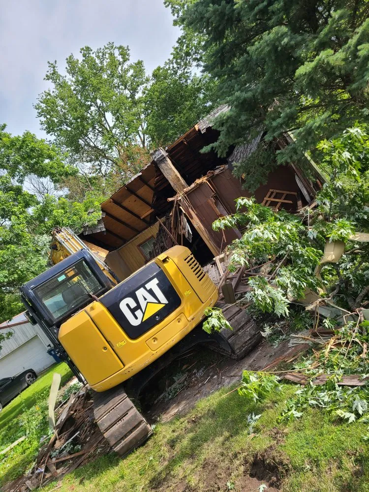 Custom landscape design in Chenoa, IL - Petree Farms Demolition & Excavation