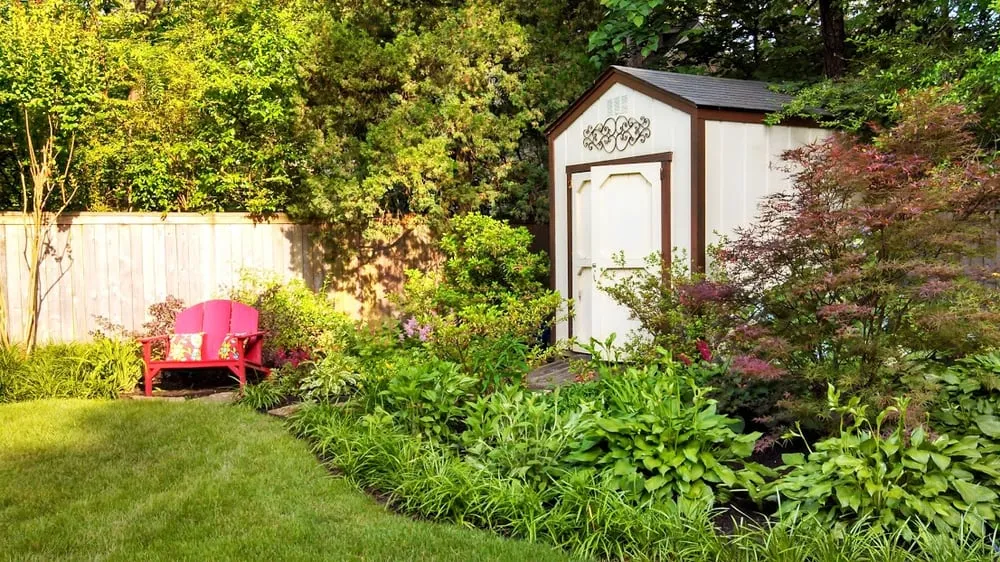 Local lawn care service in Memphis, TN by Pettit's Lawnscapes