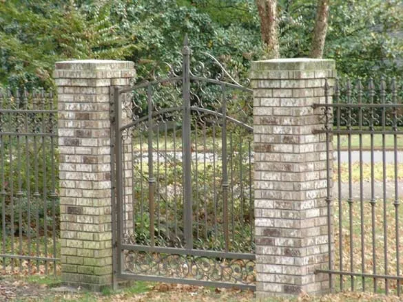 Top-rated garden landscaping in Memphis, TN by Pettit's Lawnscapes