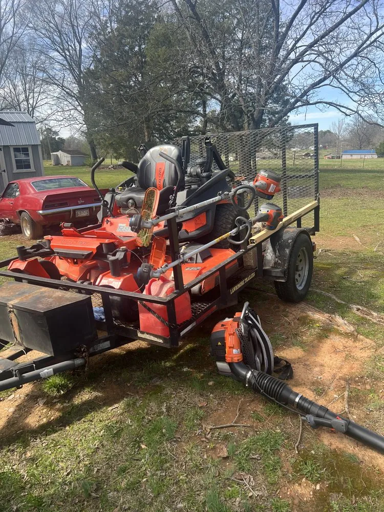 Top-rated lawn care service for homes in Decatur, AL by Petty’s Lawn Care