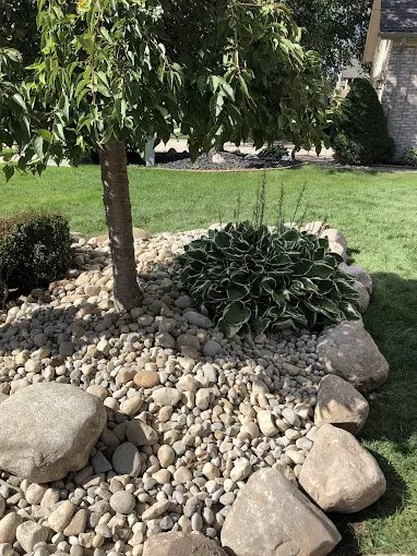 Top-rated lawn care service in Macomb, MI - Peytom Maintenance