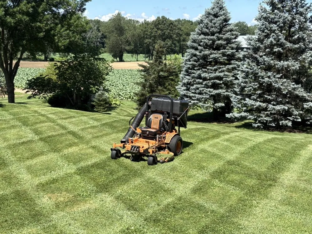 Custom lawn care service for homes across South Glastonbury, CT - Pezzente Services