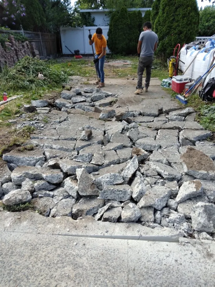 Trusted lawn care service in Teaneck, NJ - PG Concrete Pavers