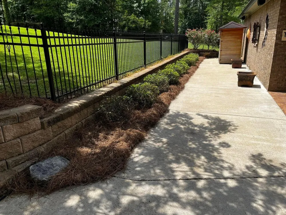 Local lawn care service for residential properties in Jackson, MS by P&G Landscape and Designs
