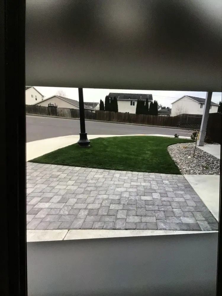 Reliable garden landscaping for residential properties in Kelso, WA by P&G Landscaping and Hardscaping