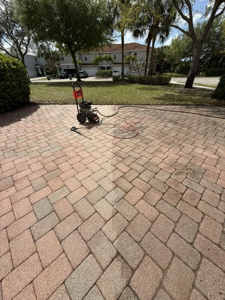 Local lawn mowing service experts serving Naples, FL - P&G Pressure Washing