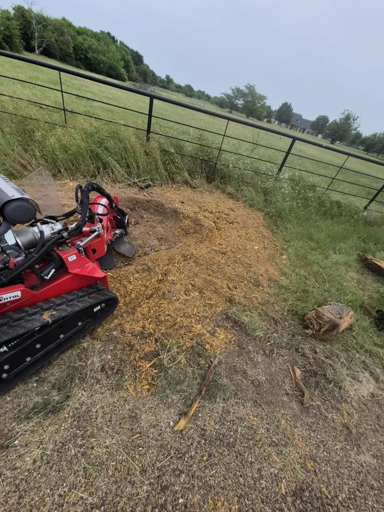 Custom lawn care service near you across Port St. Lucie, FL - Pg Service