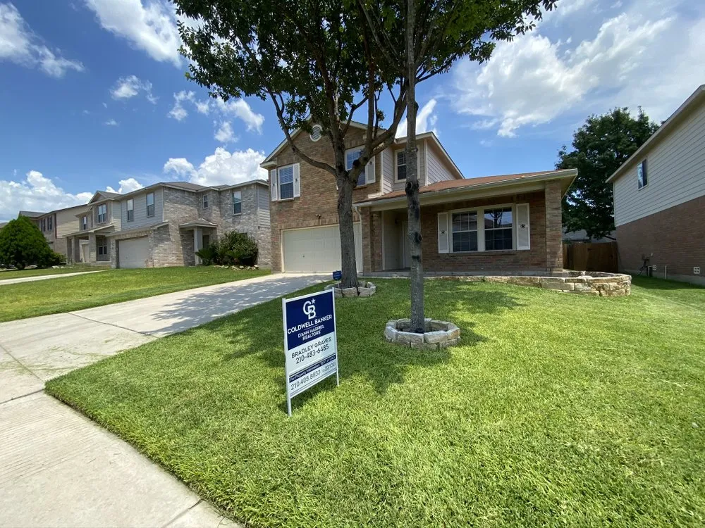 Reliable lawn care service in Converse, TX - PGT&V Lawn Care & Landscapping