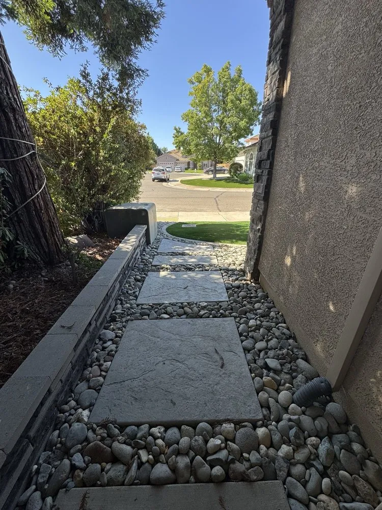 Custom yard cleanup service experts serving Elk Grove, CA - Phan's Landscaping