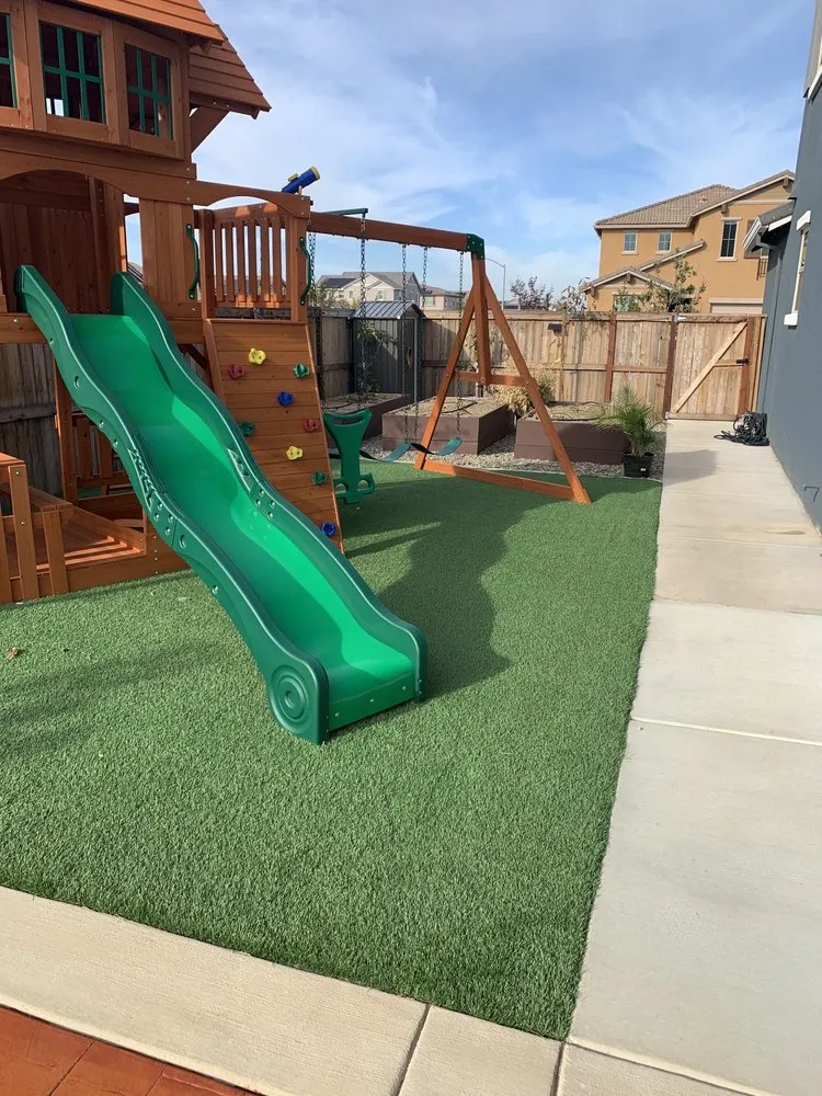 Trusted lawn care service experts serving Elk Grove, CA - Phan's Landscaping