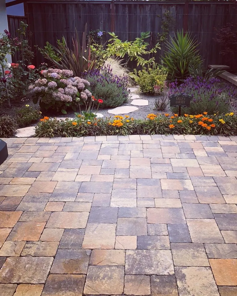 Custom outdoor landscaping experts serving Hayward, CA - Phan's Landscaping