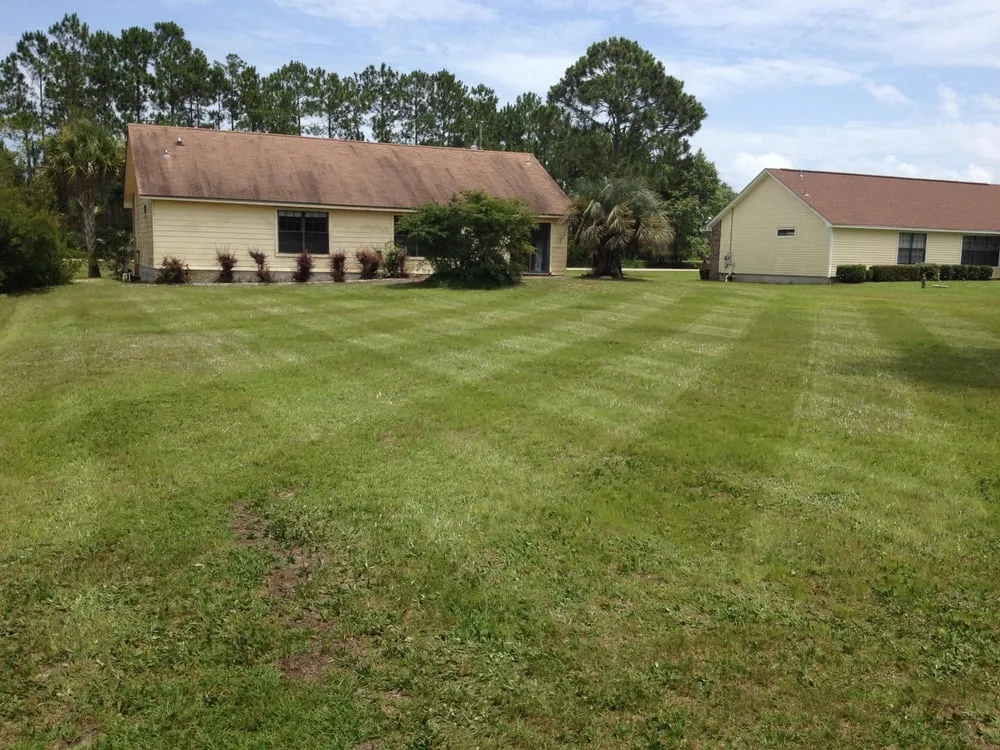 Local garden landscaping in Navarre, FL - PHD Lawn Service