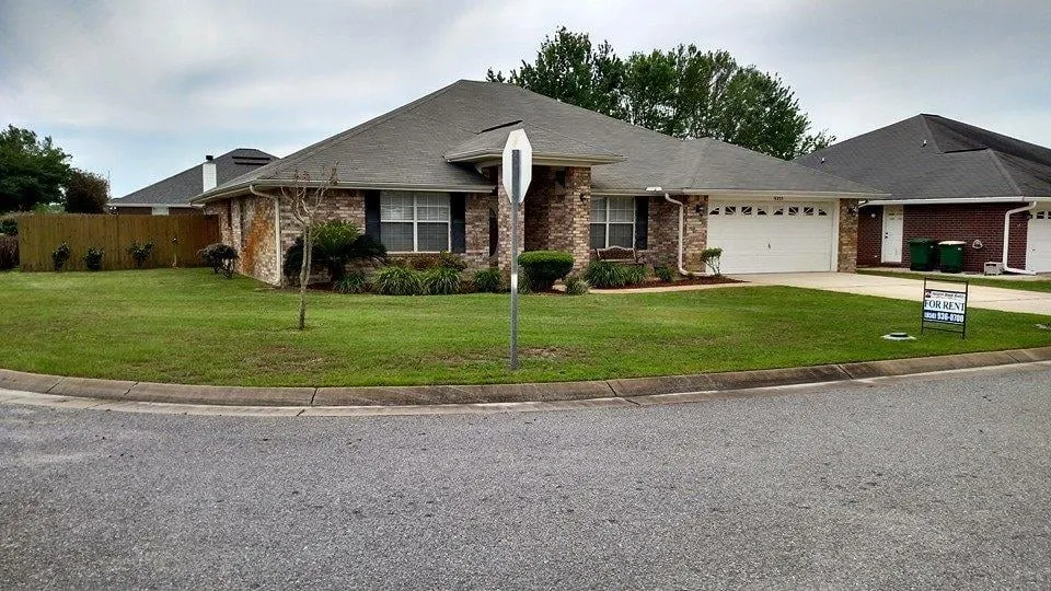 Professional garden landscaping experts serving Navarre, FL - PHD Lawn Service