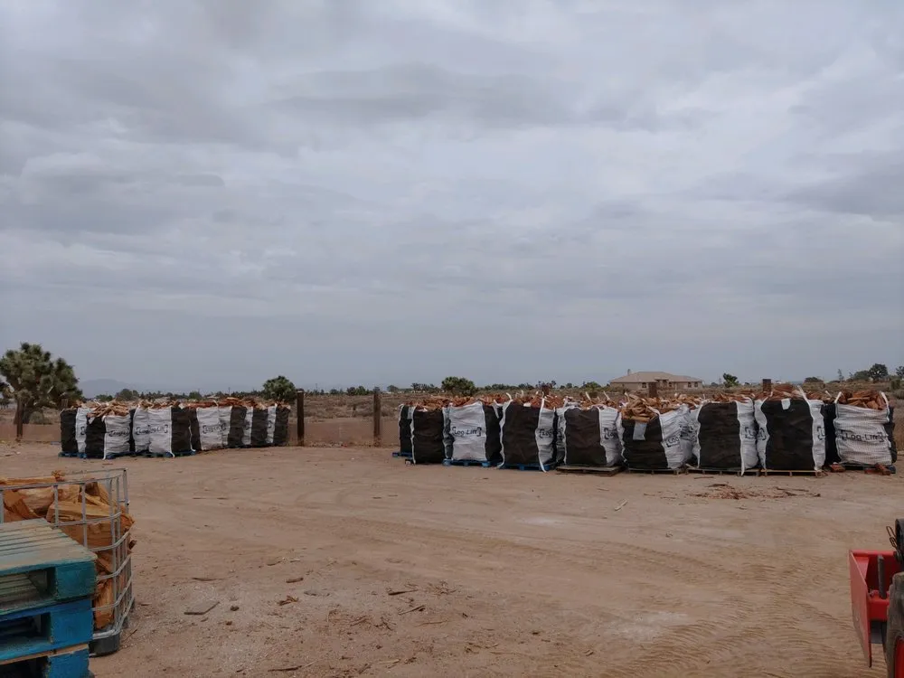 Affordable yard cleanup service for homes in Phelan, CA by Phelan Good Firewood