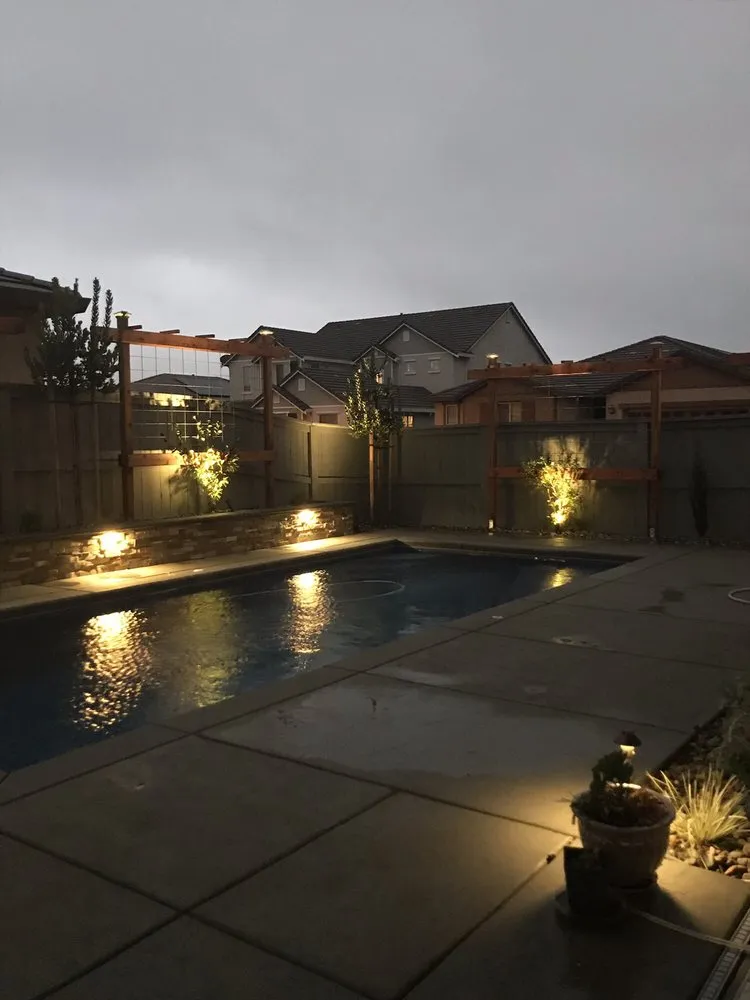 Custom outdoor landscaping experts serving Dixon, CA - Phil Gray Landscaping & Construction