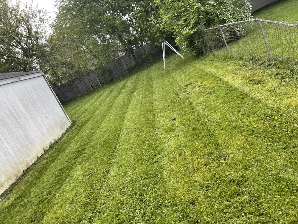 Custom landscaping services experts serving Toledo, OH - Phillips Emerald Lawns