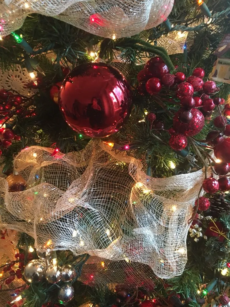 Top-rated landscaping services experts serving Hicksville, NY - Phillips Silk Flowers