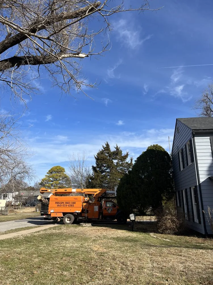 Custom garden landscaping experts serving Chickasha, OK - Phillips Tree Care