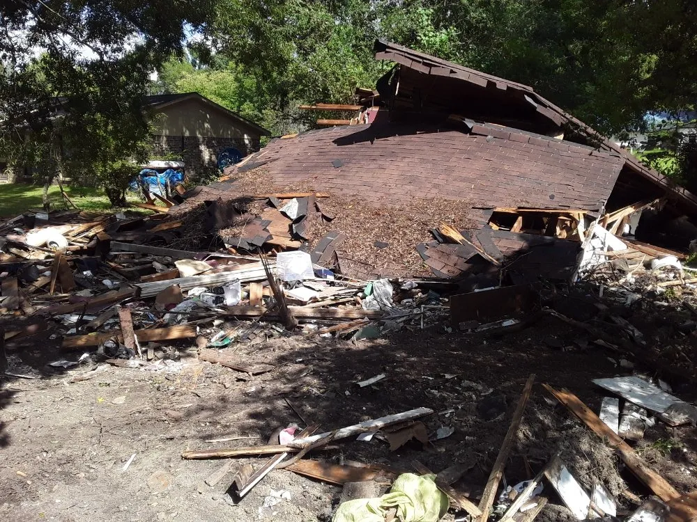 Reliable yard cleanup service in Tupelo, MS - Phillys Steak