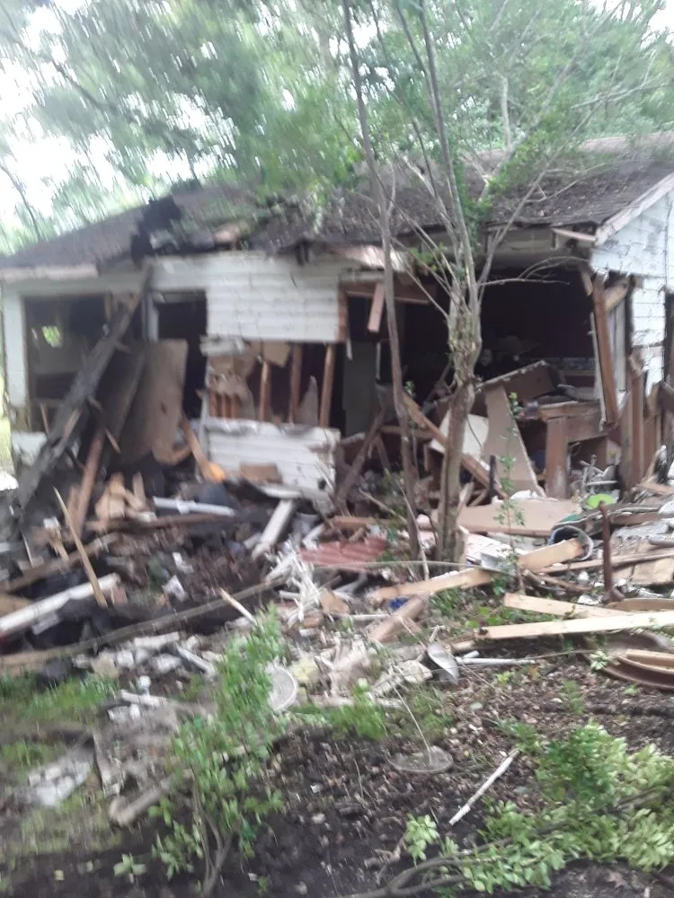 Trusted yard maintenance in Tupelo, MS by Phillys Steak