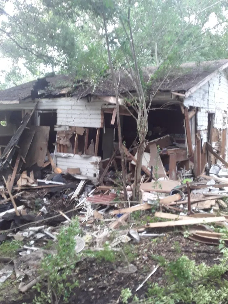 Custom yard maintenance in Tupelo, MS by Phillys Steak