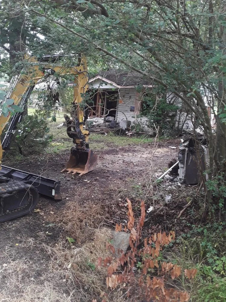 Expert landscape installation in Tupelo, MS by Phillys Steak