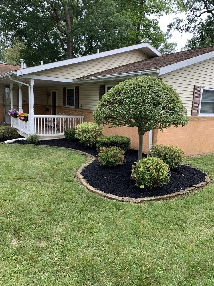 Reliable yard maintenance in Muncie, IN - Phil's Lawn Service