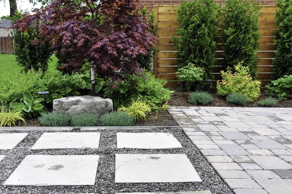 Affordable lawn mowing service for beautiful yards across Crum Lynne, PA - Philz Landscaping