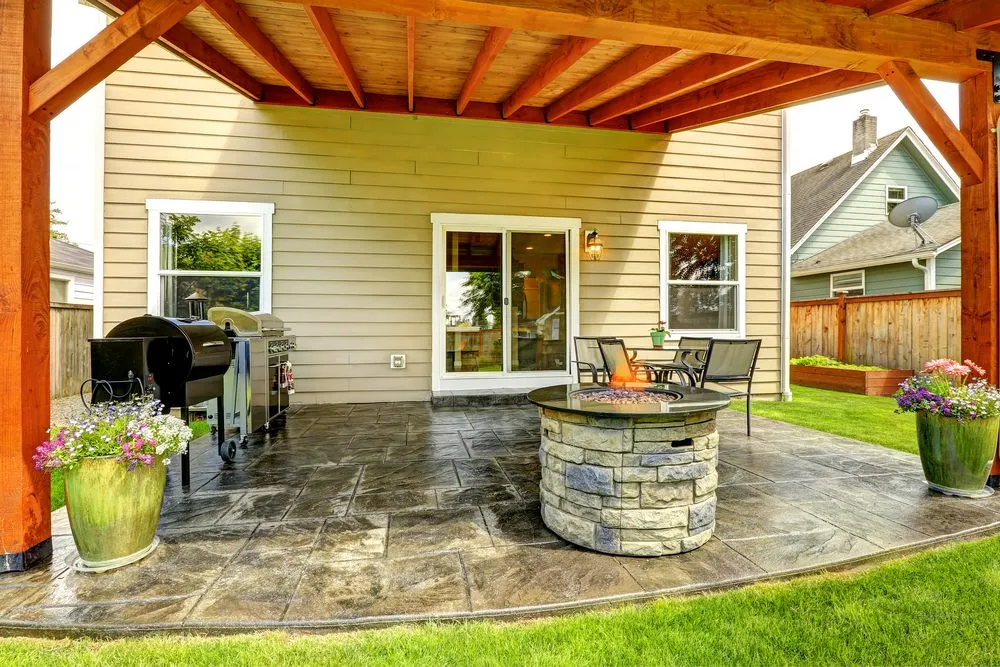 Trusted outdoor landscaping with custom design in Crum Lynne, PA by Philz Landscaping