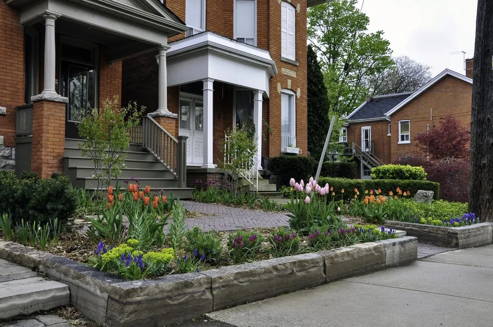 Reliable garden landscaping experts serving Crum Lynne, PA - Philz Landscaping