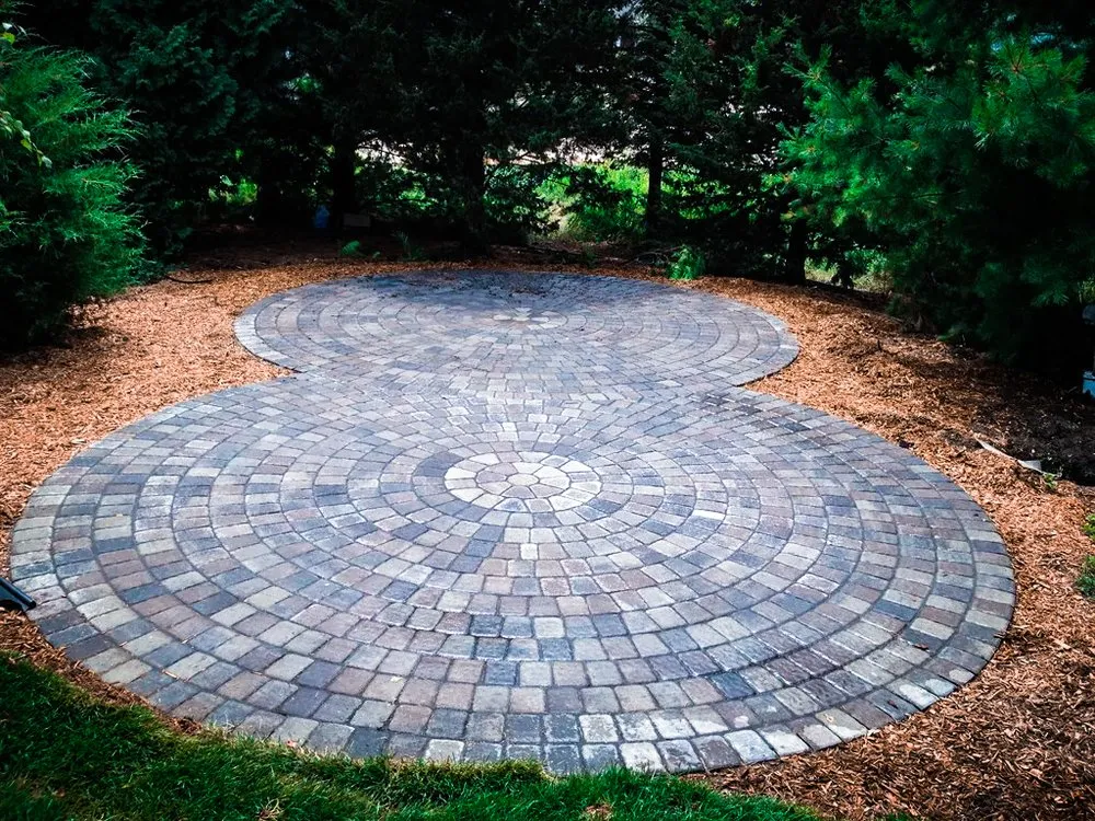 Top-rated lawn care service for year-round maintenance across Maplewood, MN - P.H.M. Incorporated