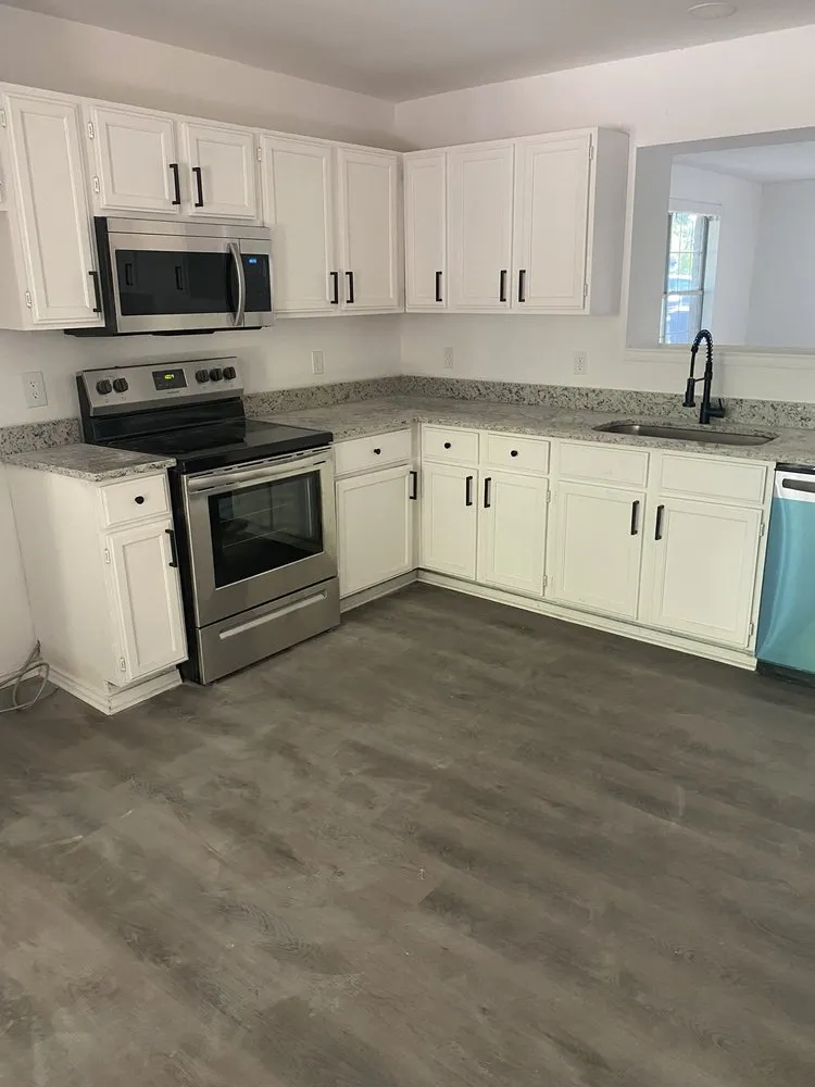 Professional lawn mowing service experts serving Lewisville, TX - Phoenix Contracting Agency