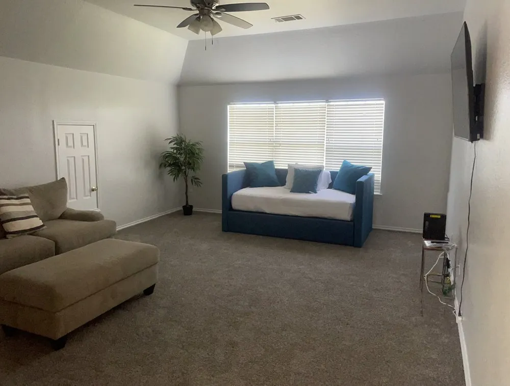 Top-rated lawn mowing service for homes across Lewisville, TX - Phoenix Contracting Agency